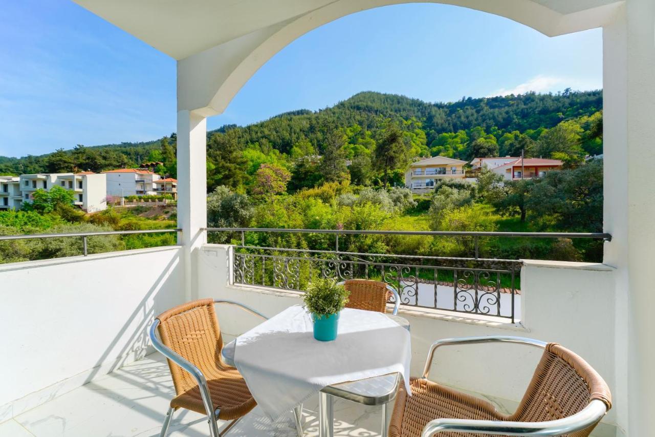 Blue Bay Hotel Скала-Потамиас Экстерьер фото