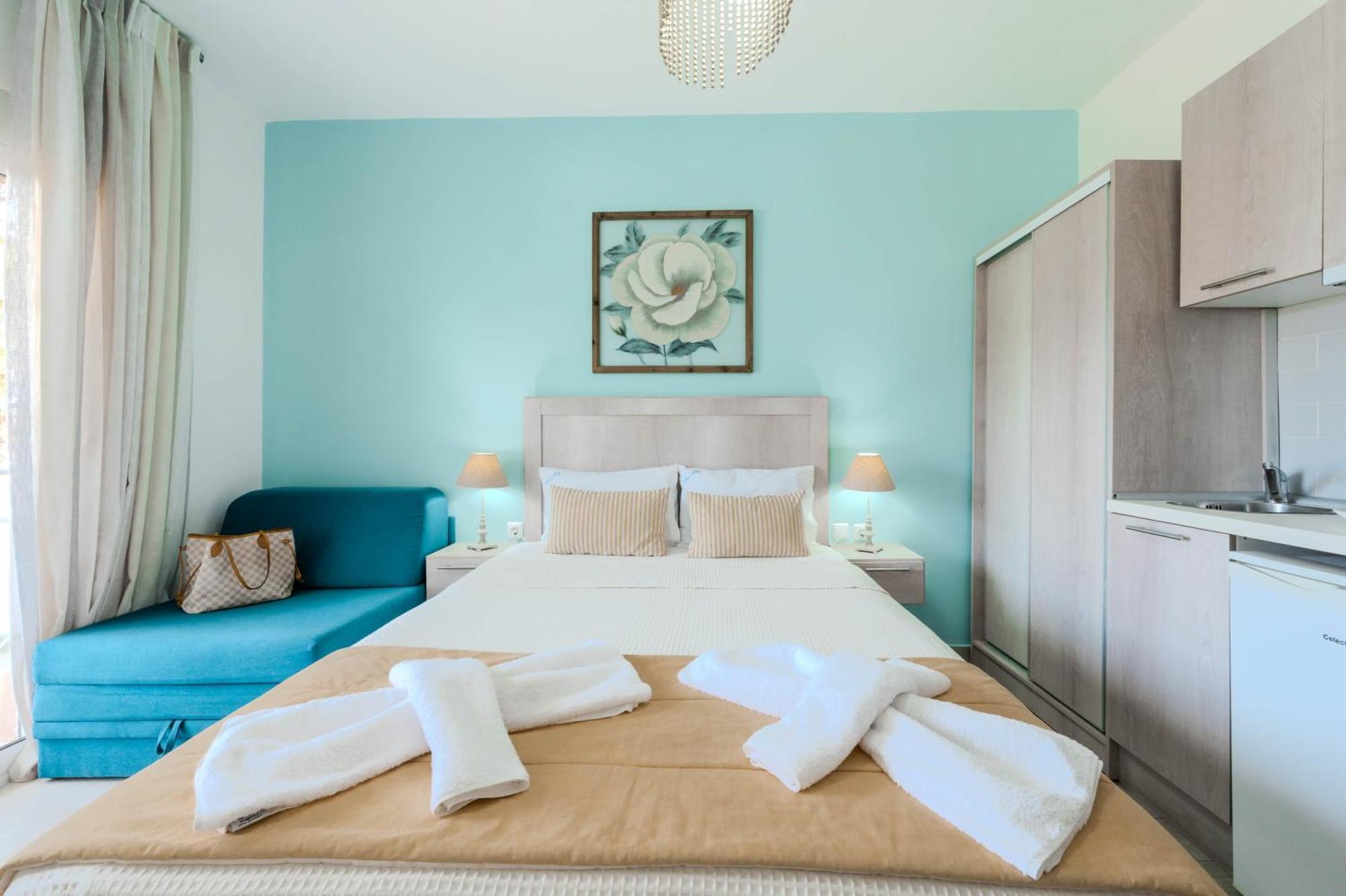 Blue Bay Hotel Скала-Потамиас Экстерьер фото
