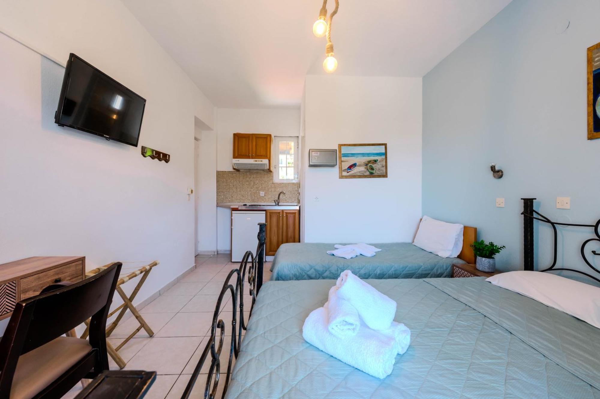 Blue Bay Hotel Скала-Потамиас Экстерьер фото